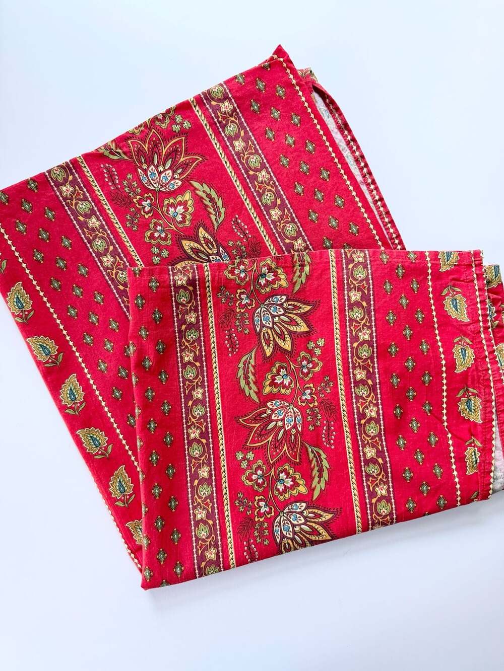 Le Cluny French Tablecloth Red
